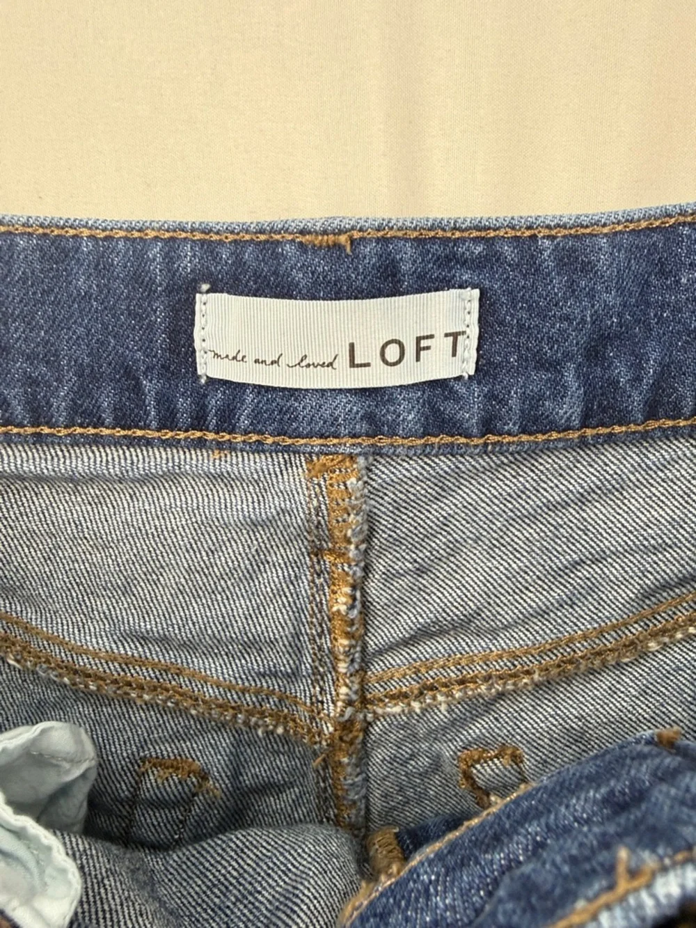 LOFT High-Rise Raw Hem Jeans Shorts – Size 26 – Excellent Condition